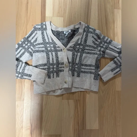 NWOT William Rast Cream and grey plaid cropped cardigan sweater, size large - Picture 2 of 4
